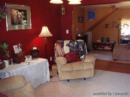 Slana A Mooseberry Inn B&B المظهر الداخلي الصورة